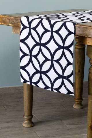 Specialty Spiro table runner